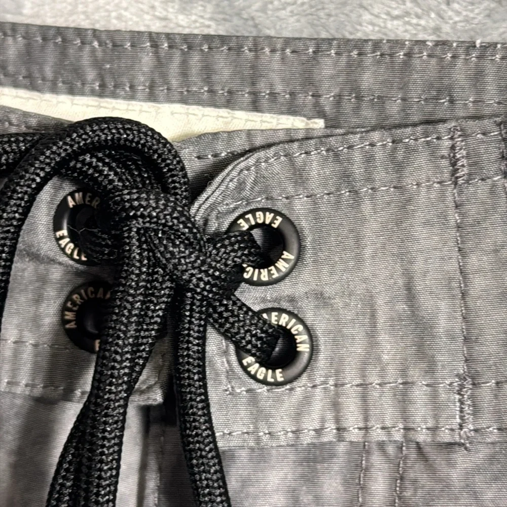 American Eagle swim shorts men’s XL Men's Gray and Blue Swim Shorts‎ no net